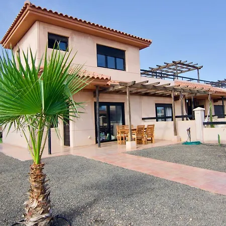 Vakantiehuis The Wind's Breath, Perfect For Relaxing Getaway La Oliva